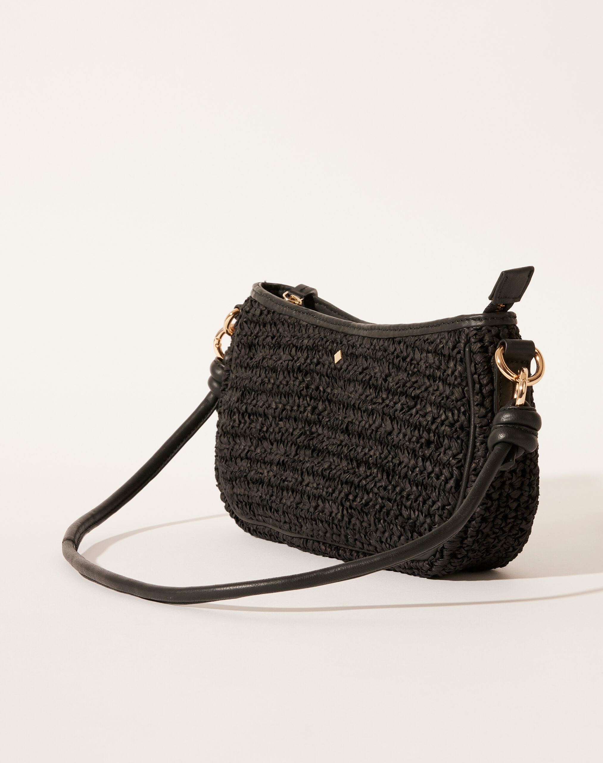 PA-Maradji-sac-bandoulière-scarlett-raphia-noir-1